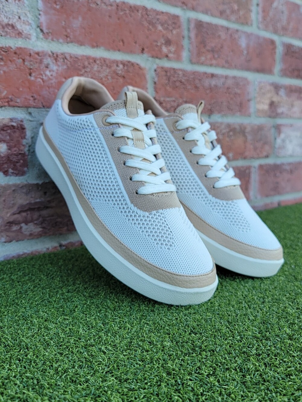 Womens VIONIC GALIA Knit Lace Up Sneakers ~ US Size 8.5M